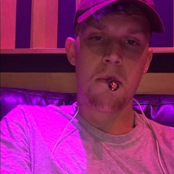 Meet your Posher, Alex - Picture 1 of 1